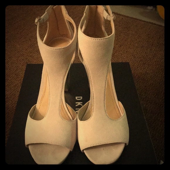 dkny colby ankle strap